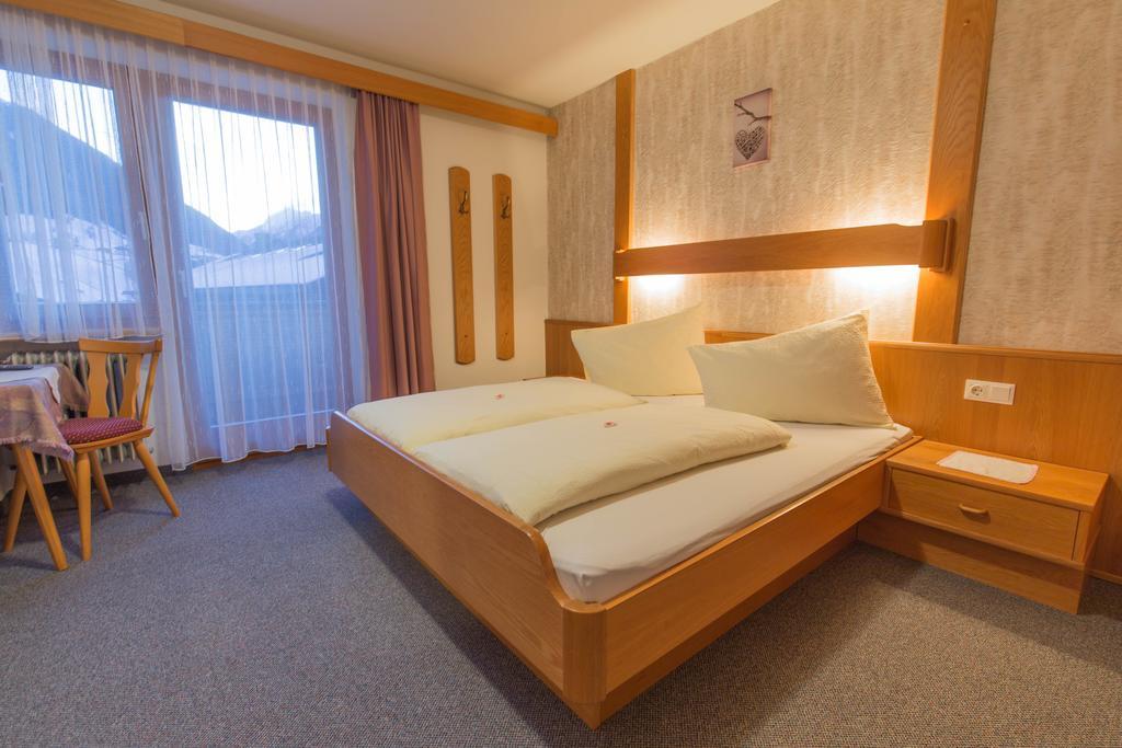 Haus Waltraud Apartment Neustift im Stubaital Bilik gambar